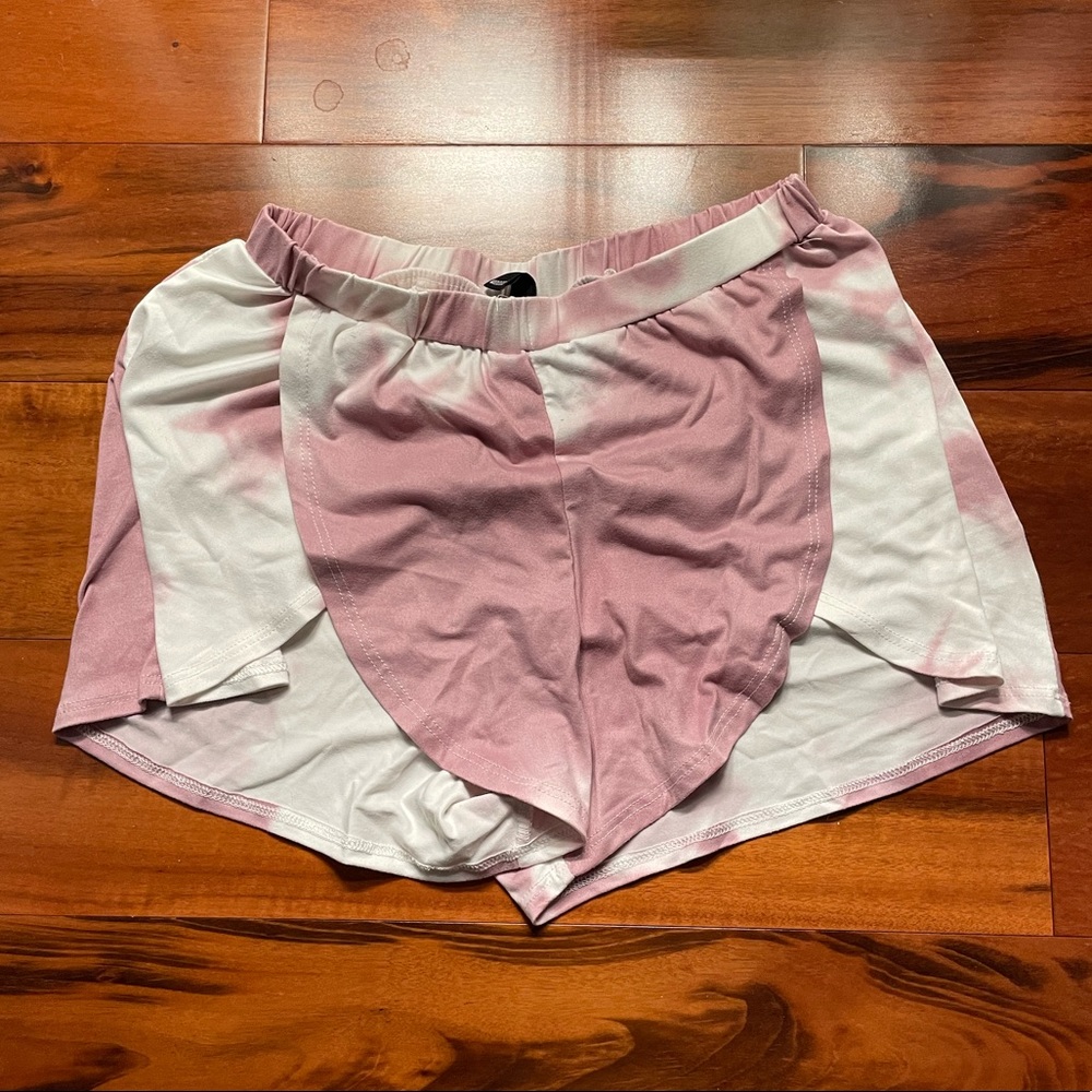 Pink tie dye scallop shorts